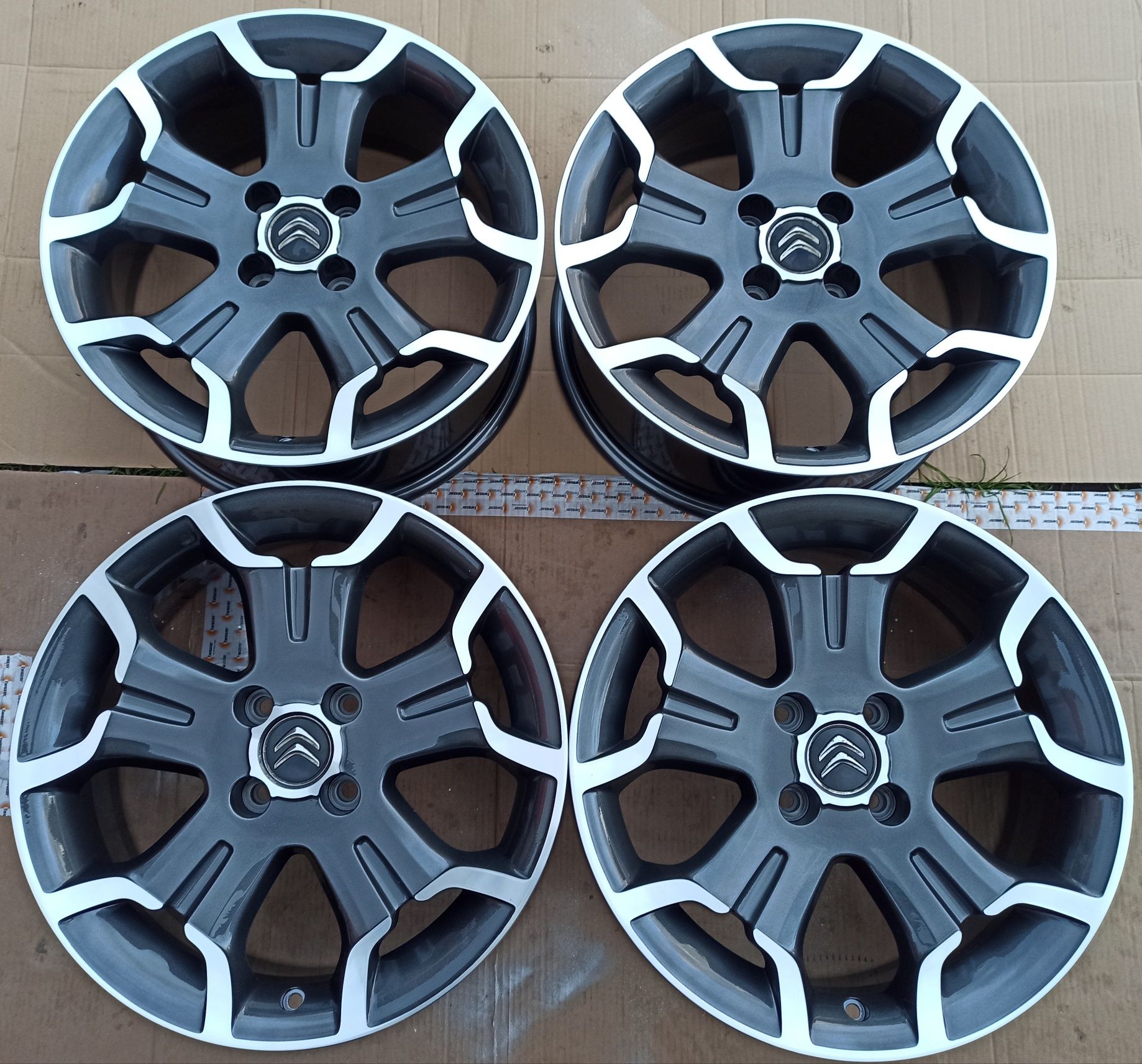 Felgi Citroen C3 C4 DS3 DS4 DS5 Cactus 7x17 ET25 4x108 Grafit