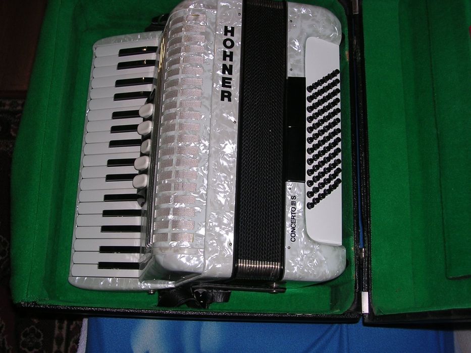 Akordeon Hohner Concerto III S  72bas