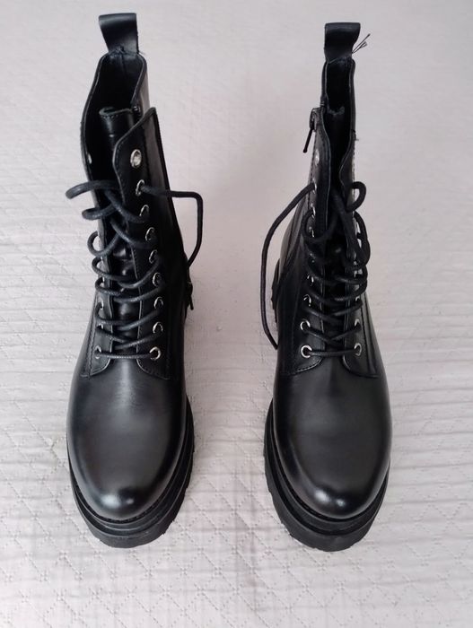 Жіночі шкіряні черевики Cult