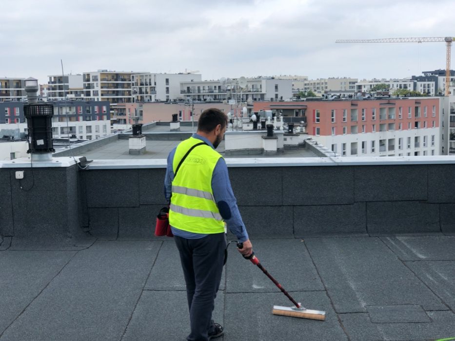 Wykrywanie nieszczelności dachów tarasów naprawa dachu płaskiego papa