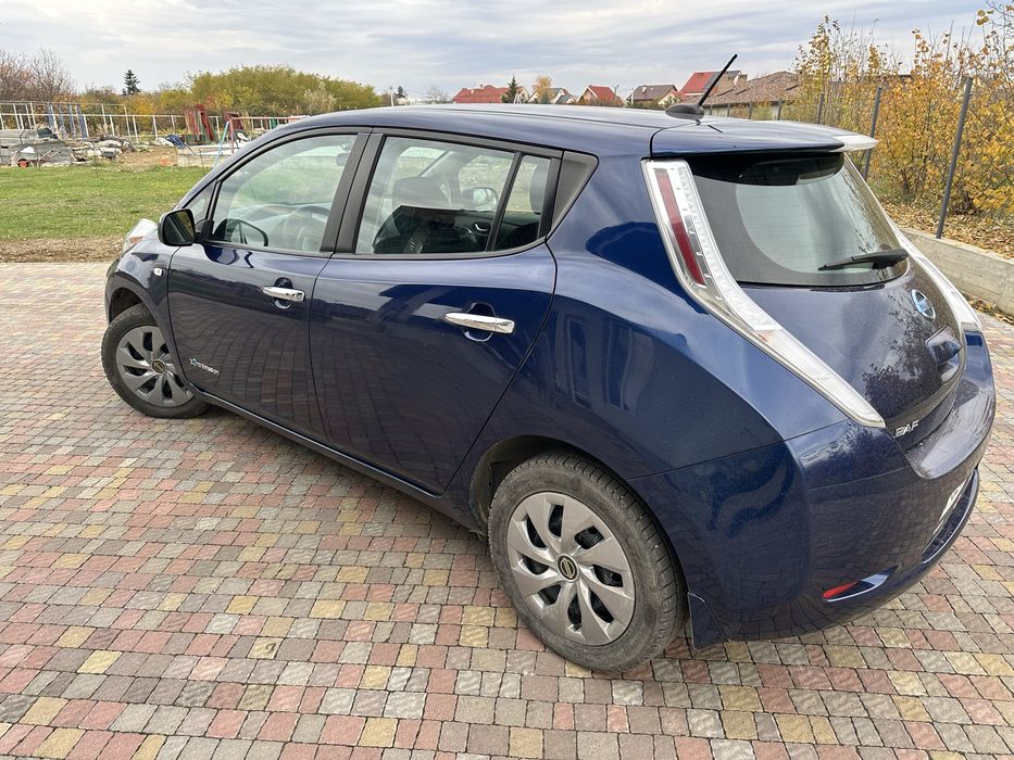 Nissan leaf 30kw 2017 року