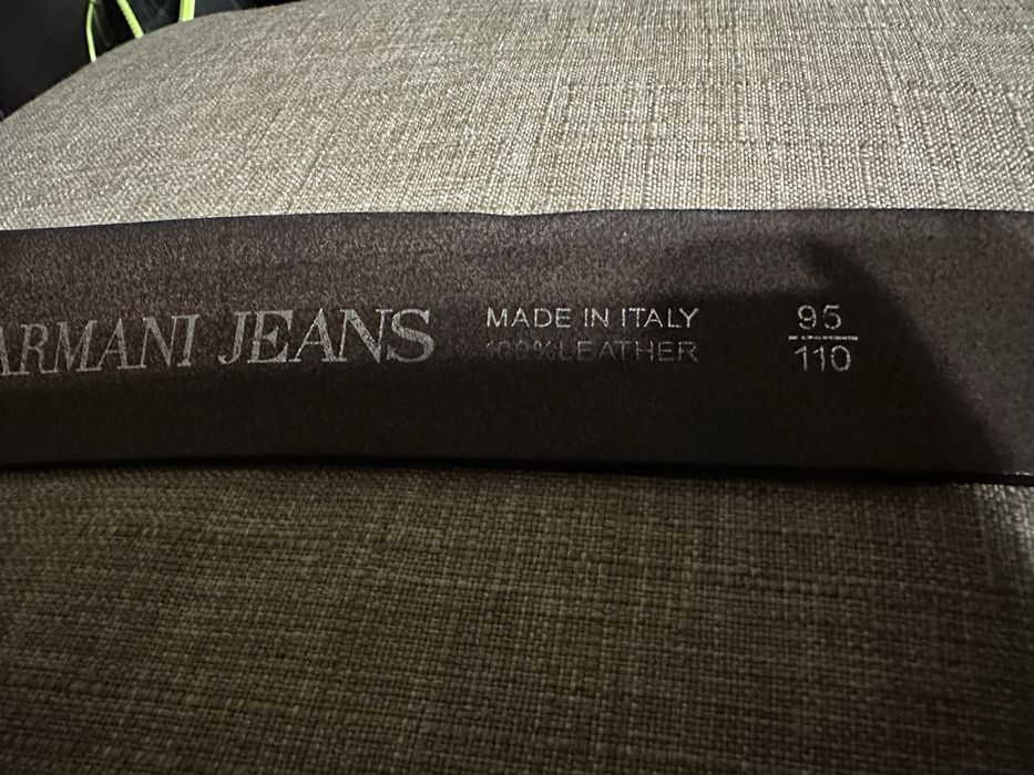 Продам ремень Армани оригинал состояние на фото красивая пряжка