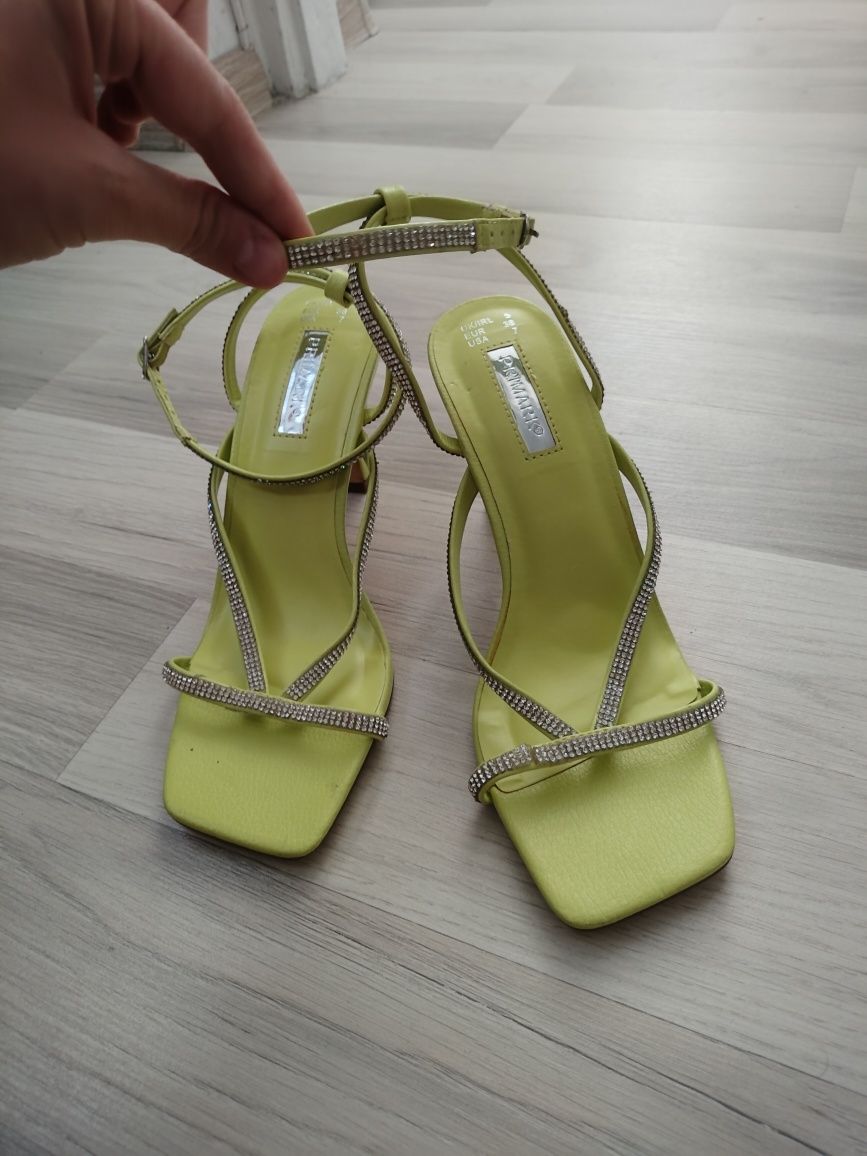 Przepiękne żółte szpileczki Primark 38