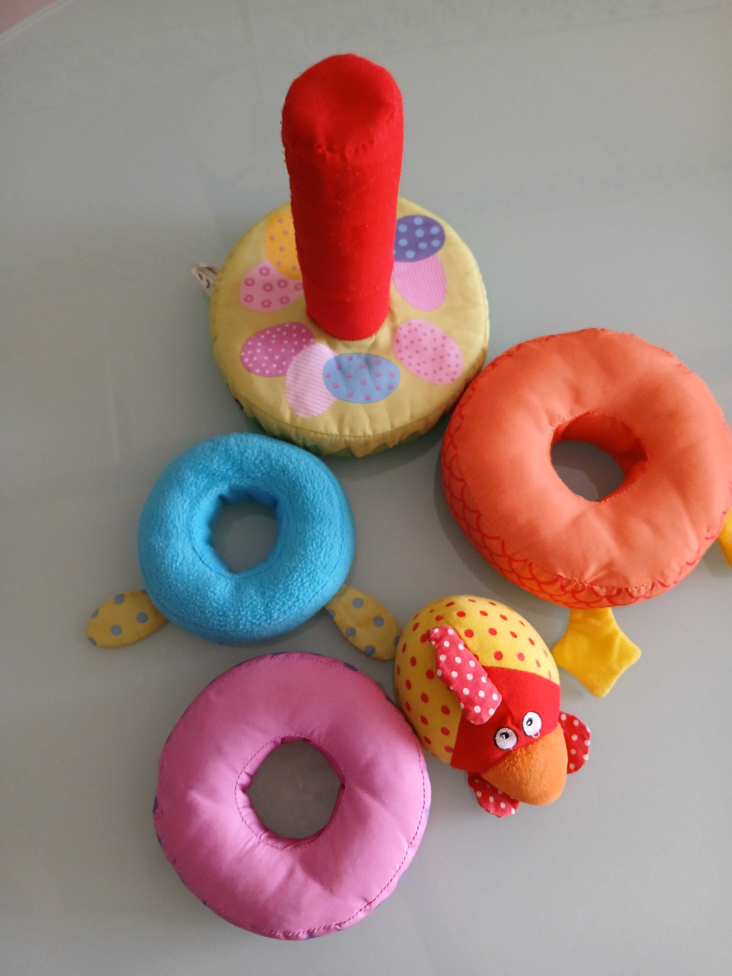 Brinquedo Empilhável “Galinha” Galt – Macio e Colorido