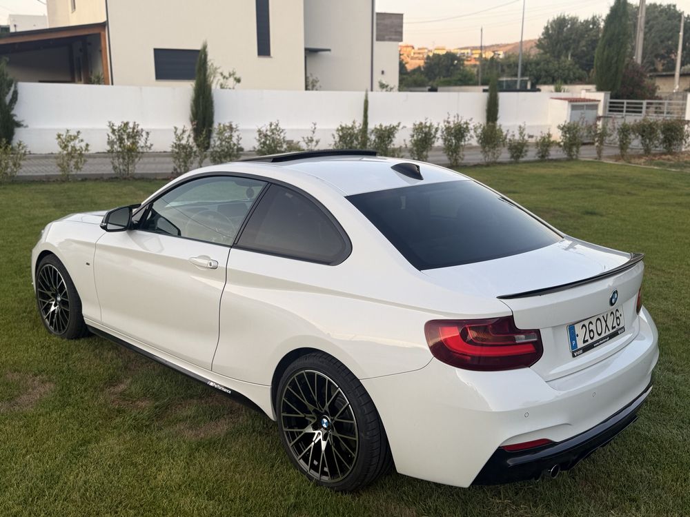 Bmw 225D pack m “nacional” como novo