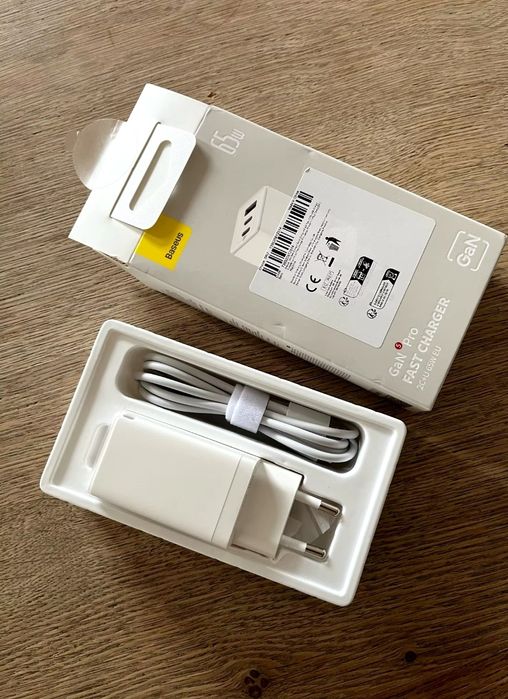 Baseus 65w блоки живлення білі