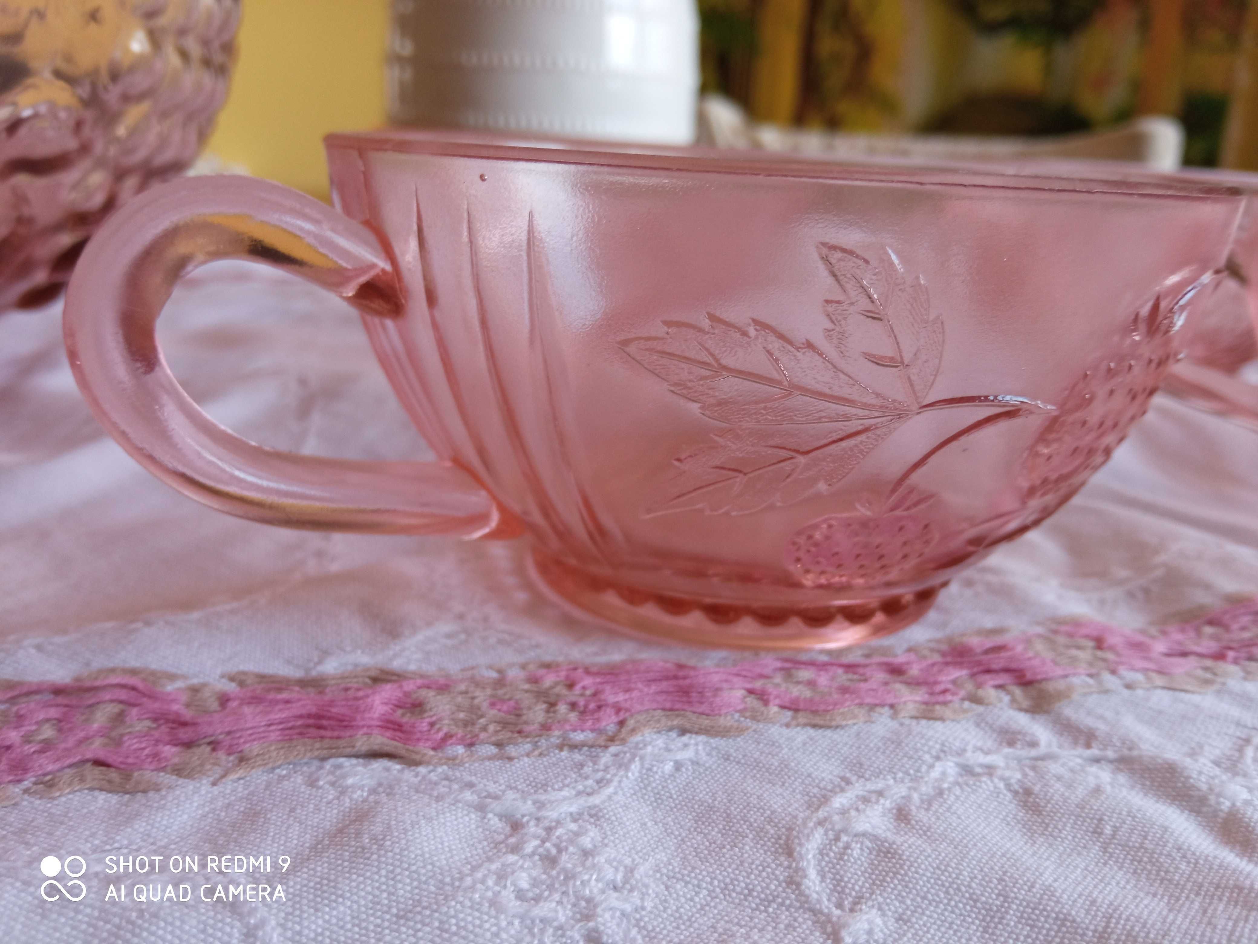 Rozalinowy różowy zestaw do ponczu waza + 6 filiżanek stare szkło PRL?