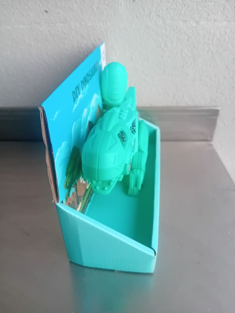 DIY dinoassaur.  .