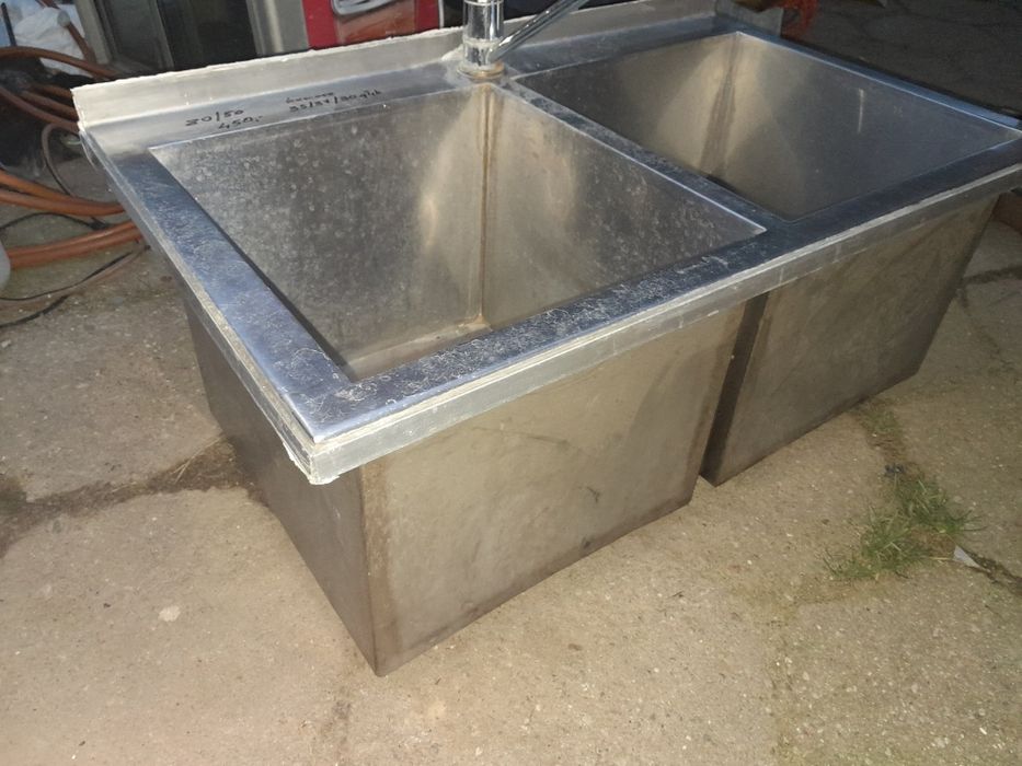 Zlewozmywak że stali nierdzewnej