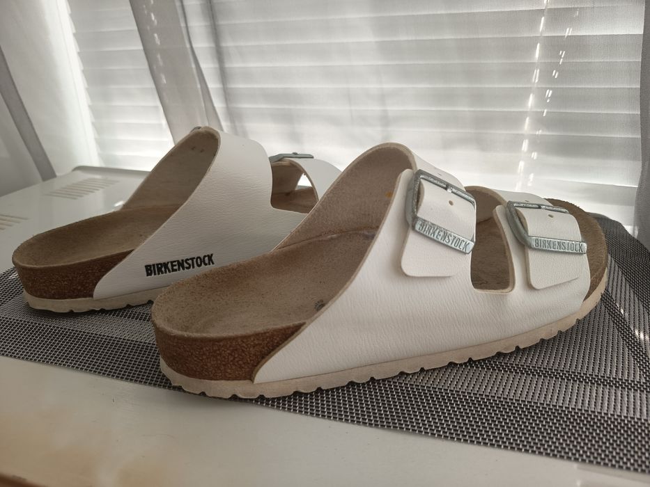 Биркенштоки шкіряні шльопанці шльопки Birkenstock Arizona 41 білі
