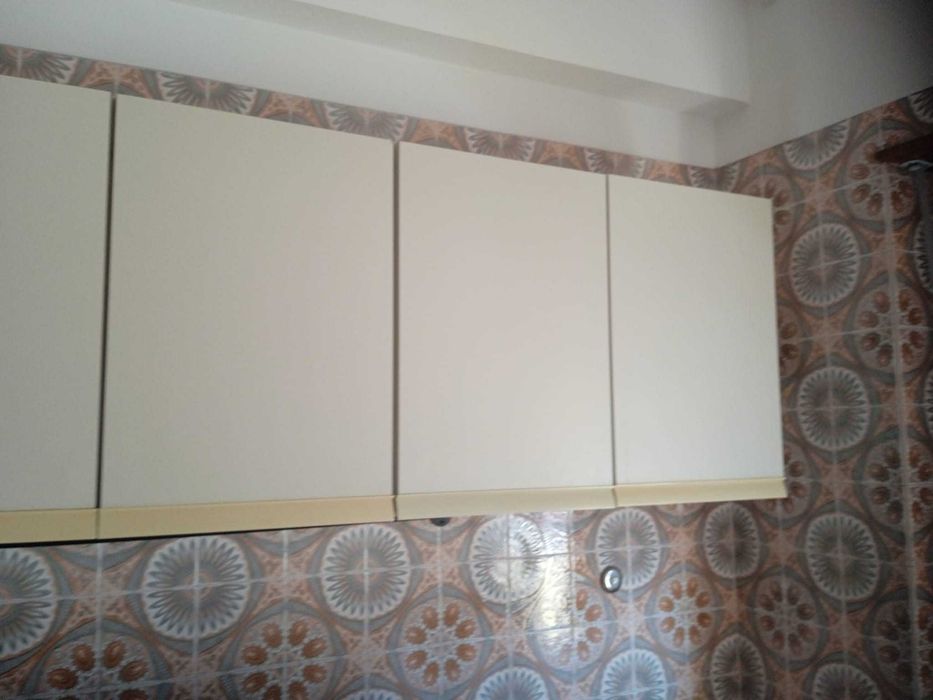 Armários de cozinha de parede usados – ótima qualidade!