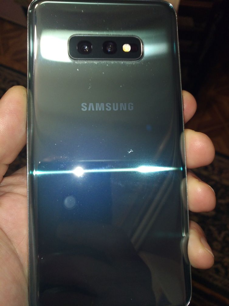 Samsung Galaxy S10e