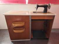 Máquina de Costura Singer
