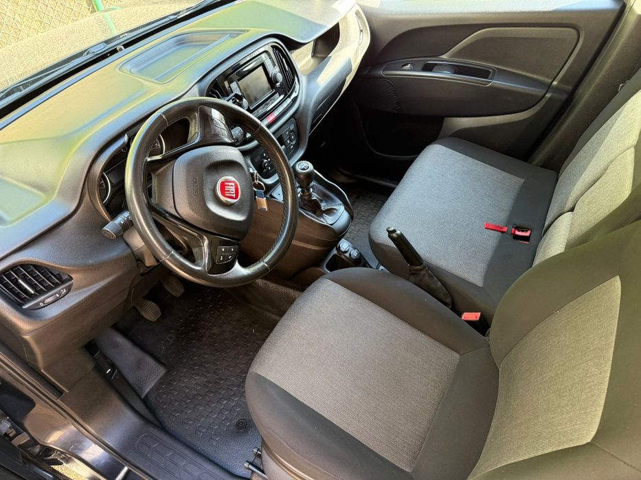 Fiat Doblo 1.6 bogata wersja 3 osbawy super stan 2017