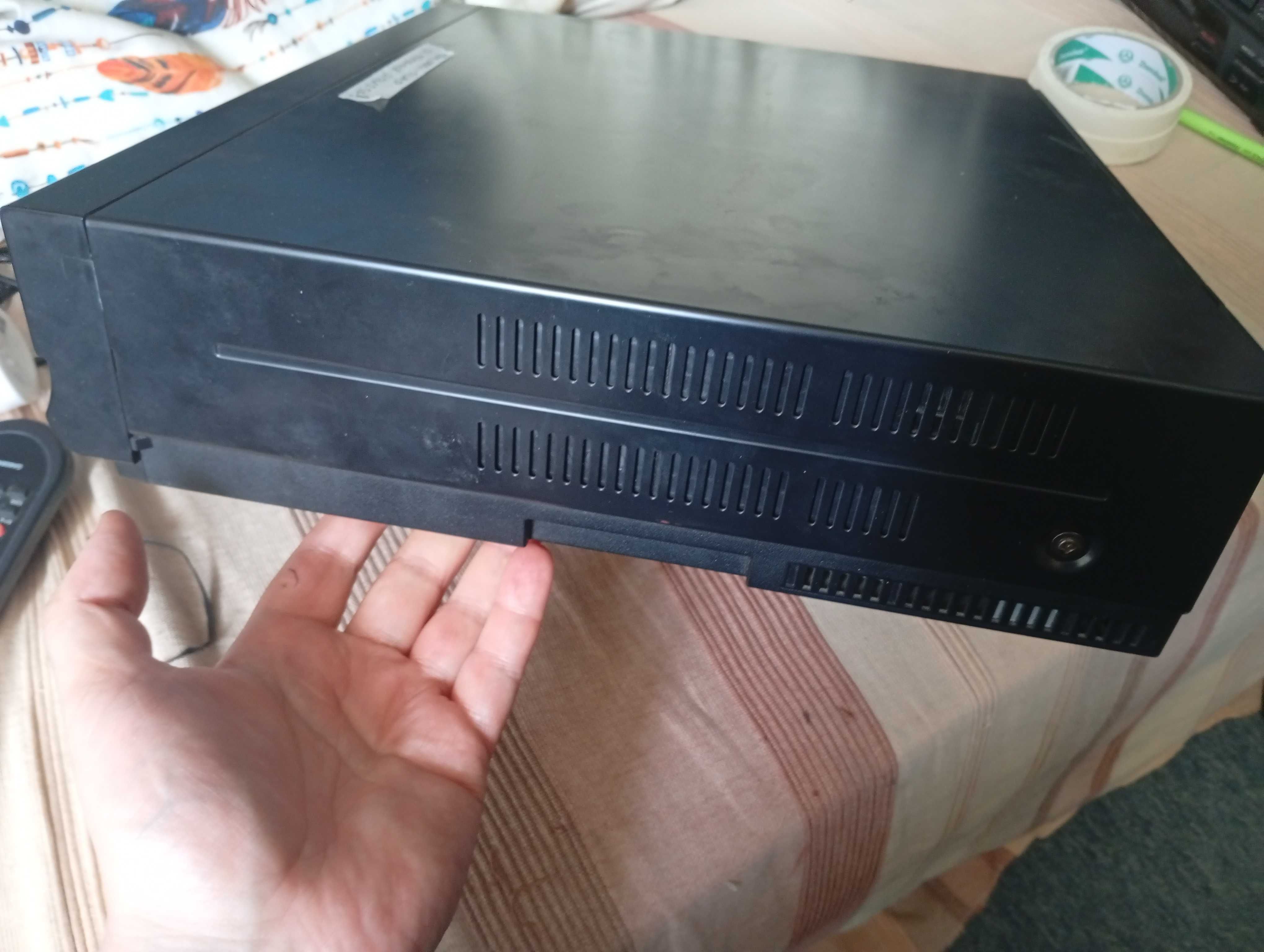 Magnetowid Panasonic NV-P2UEE HQ z pilotem uszkodzony #2 coś kręci