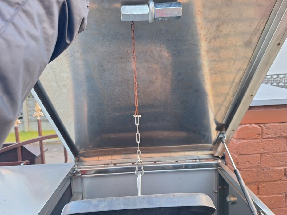 Wiata metalowa na śmietniki 240L