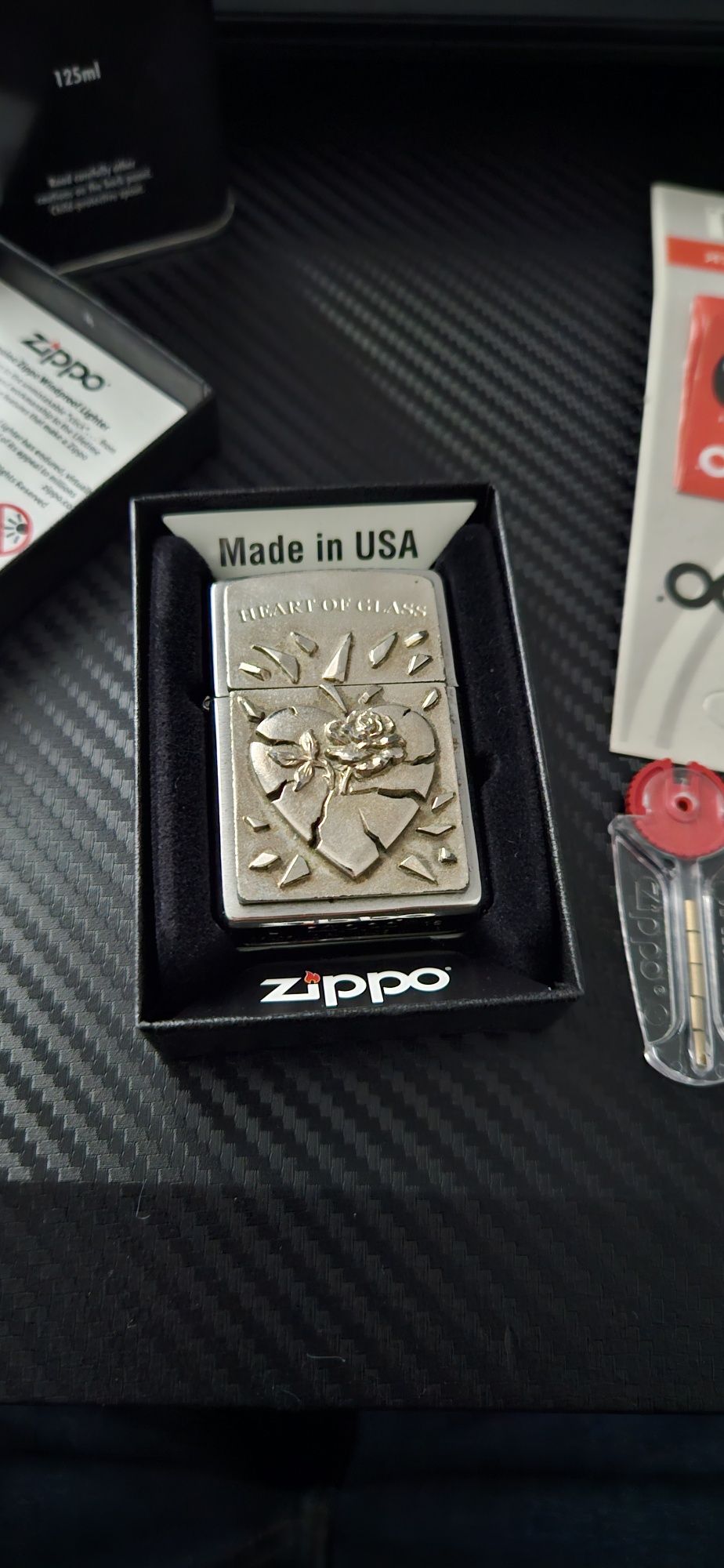 Zapalniczka benzynowa ZIPPO USA Hearth of Glass zestaw benzyna kamień