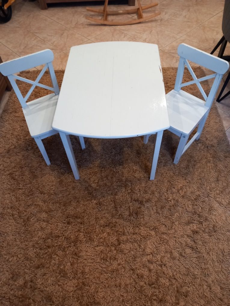 Stolik + 2 krzesełka