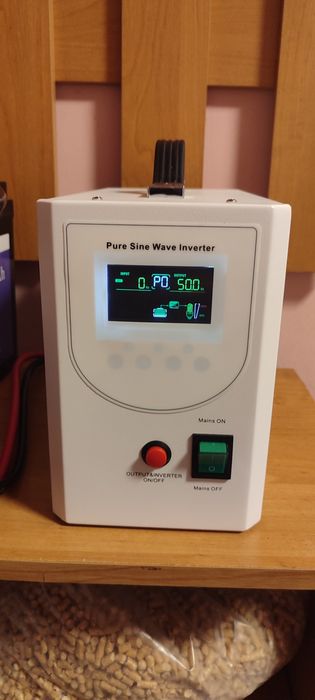 Инвертор с зарядным устройством.