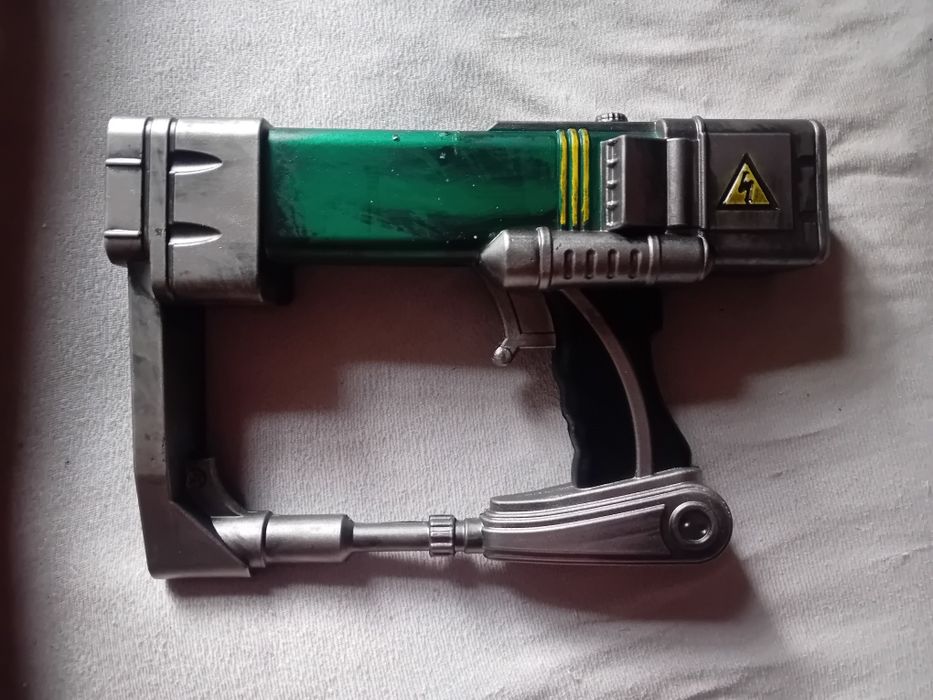 Pistolet laserowy . Fallout . Guma Pu