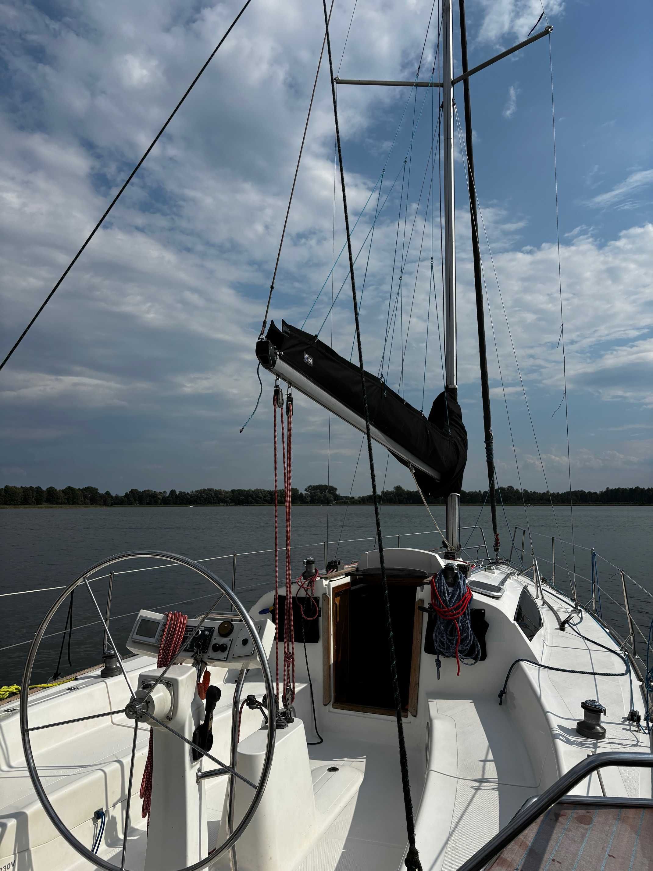Jacht żaglowy COBRA 33
