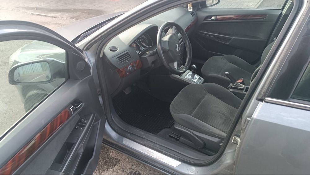 Продам Opel Astra H