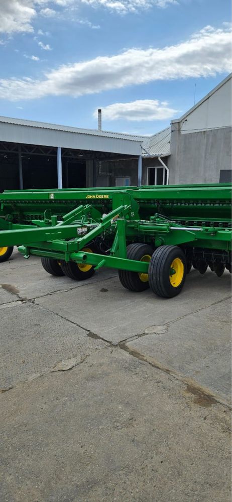 Сеялка John Deere 455