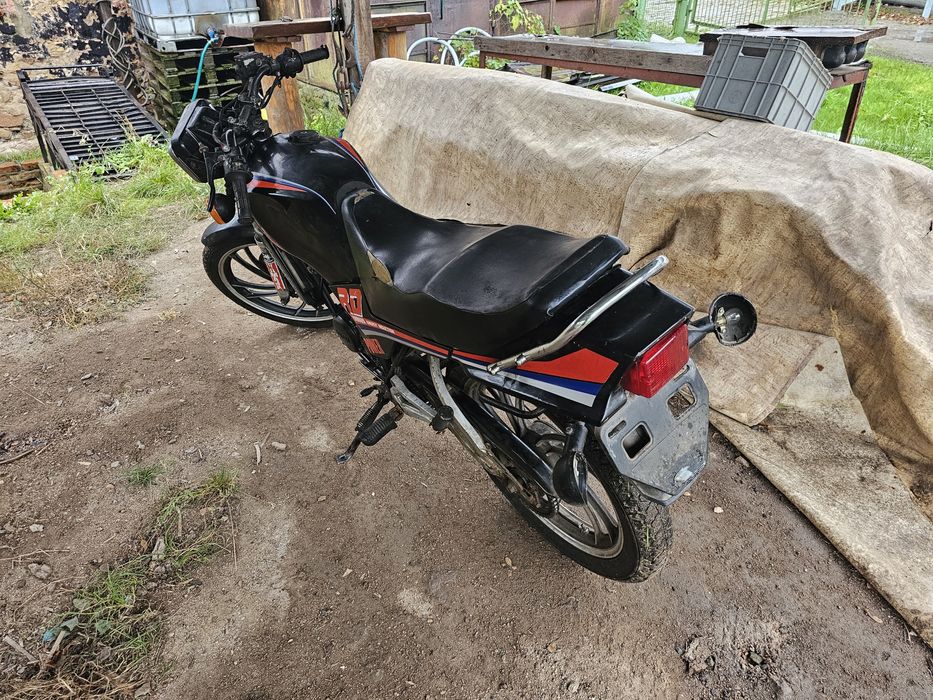 Yamaha RD 80 LC 2 części koło lampa bak owiewka amortyzatory manetka b