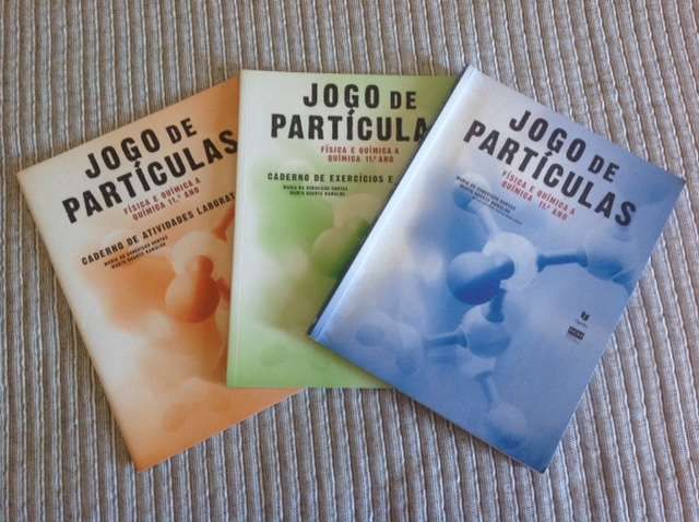 Manual e caderno atividades de Química A - Jogo de Partículas 11º ano