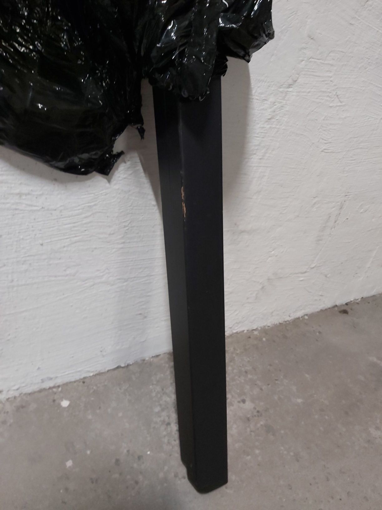 Stół okragly 85cm + 2 krzesła + 2 poduszki