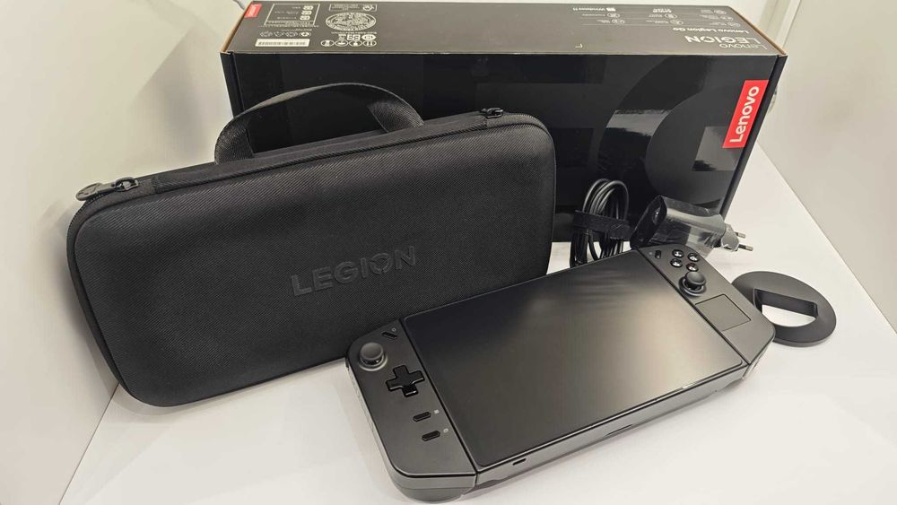 Konsola przenośna Lenovo Legion Go full pakiet + gratis