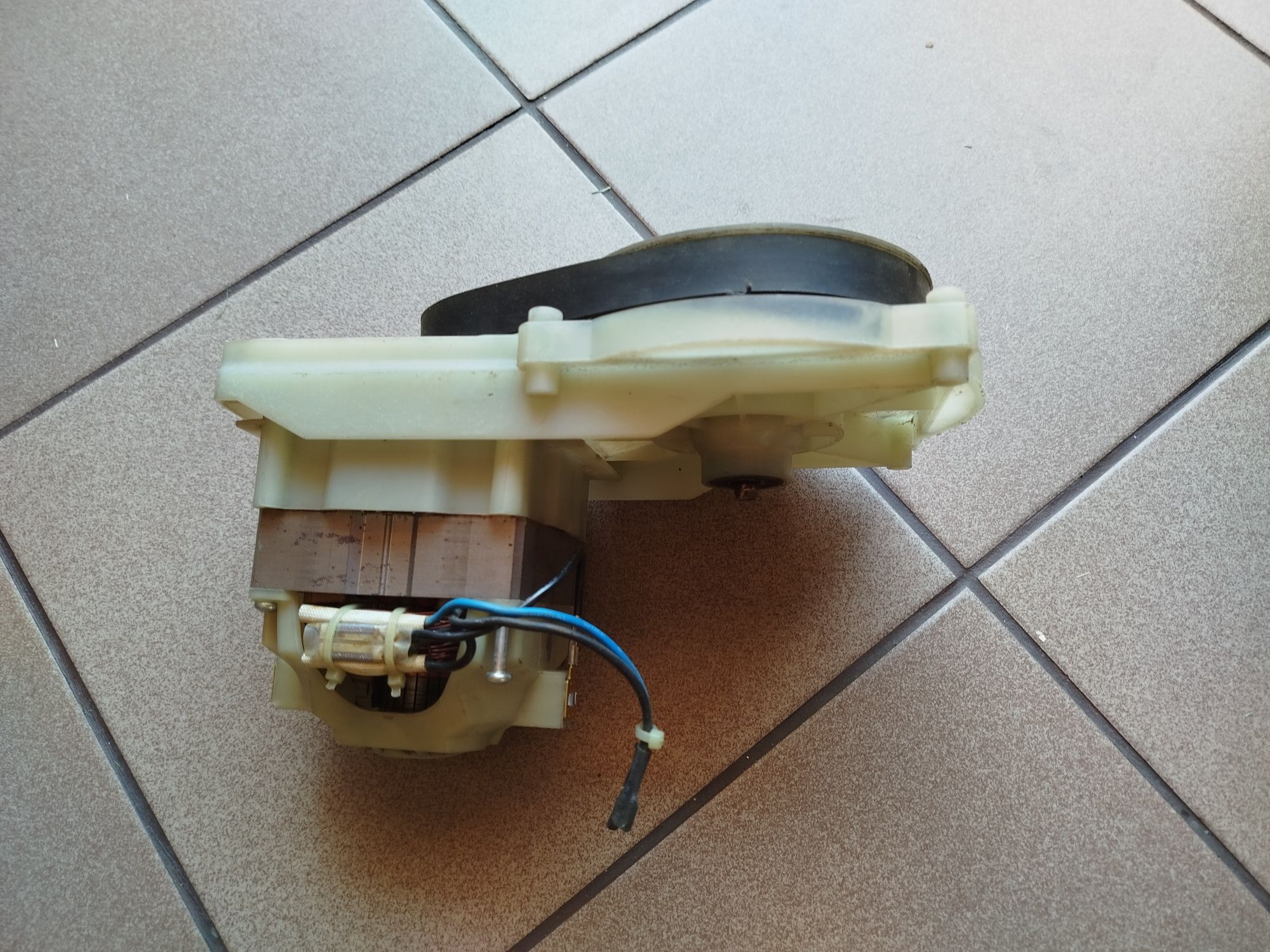 Przekładnia, napęd, pasek wielorowkowy do kosiarki elektrycznej HANDY