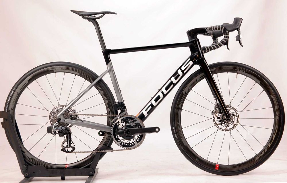 Rower szosowy FOCUS IZALCO Max Disc Sram RED AXS Ceramic Speed roz. M