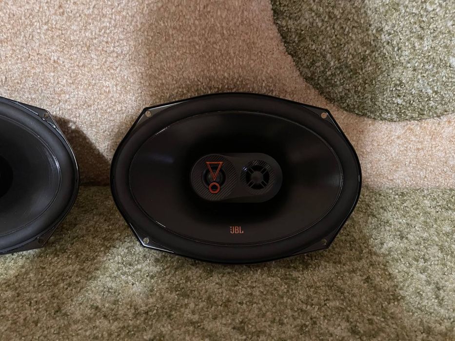 Продам новые в машине не стояли