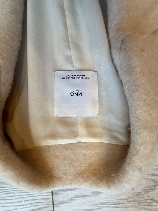 Пальто демі Mango