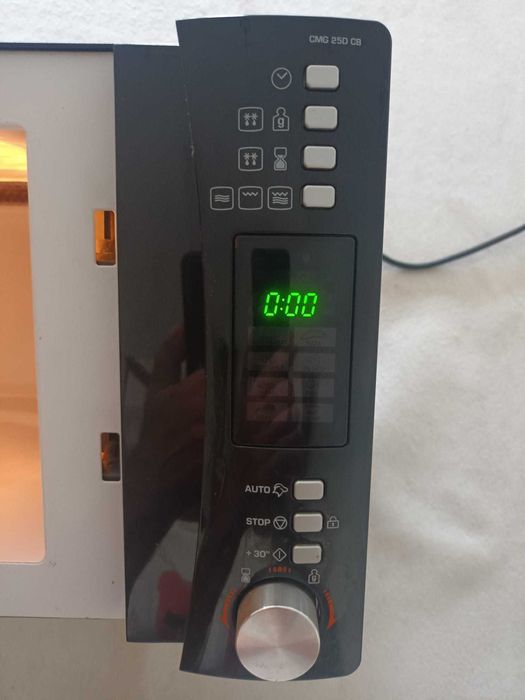 Micro Ondas Grill Candy CMG 25D CB