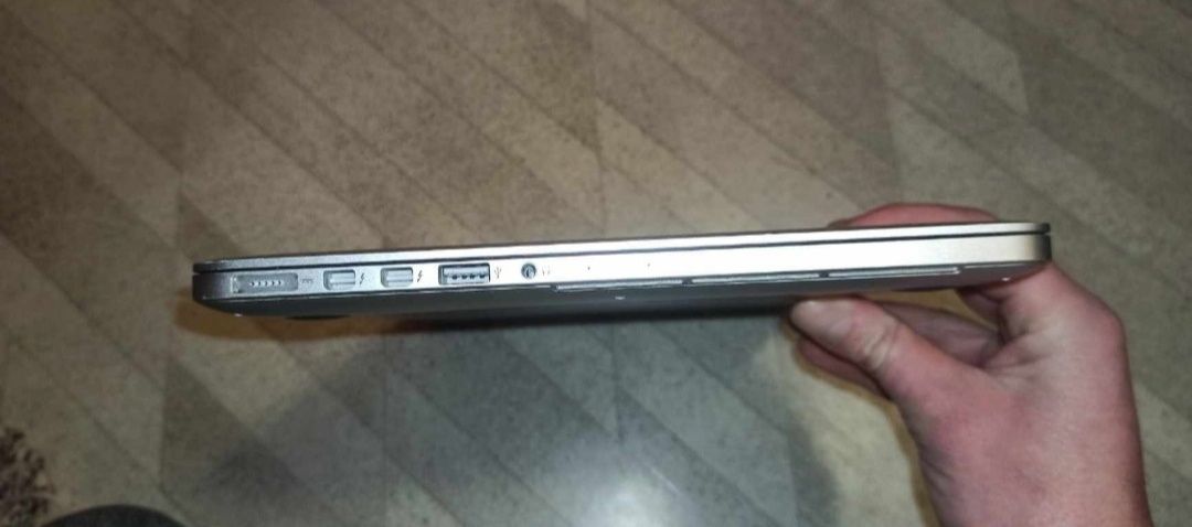 MacBook Pro 2015 (без батареї)