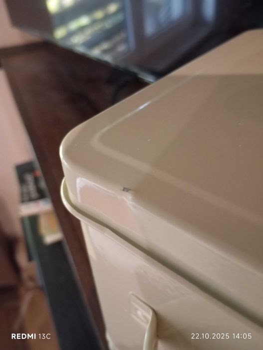 Pojemnik na karmę dla kota Puszka na chrupki przysmak-METAL-Lesser&Pav