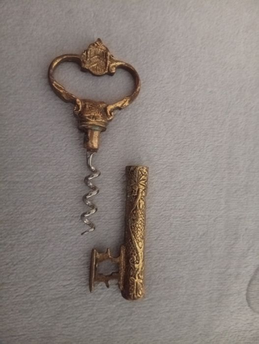 Vendo sacarolas antigo e bem estimado como pode ver nas fotos