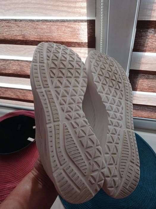 Біленькі красовочкі .