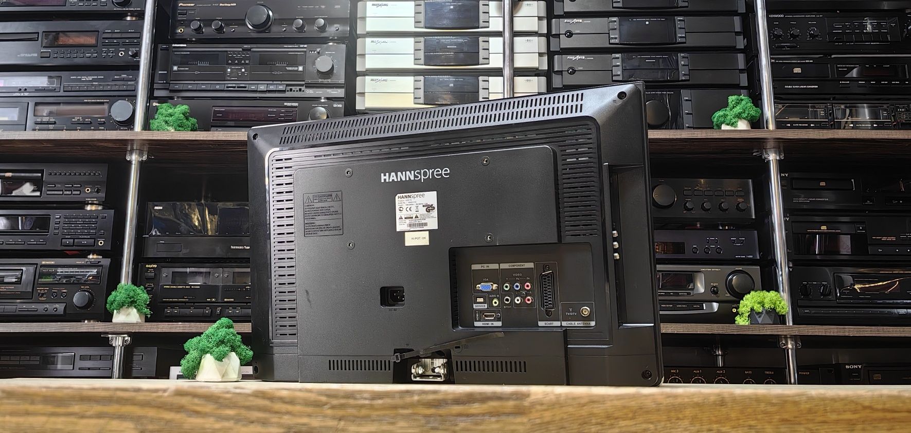 Телевізор HANNspree HSG1114