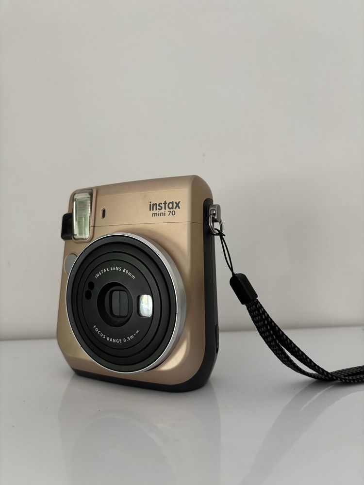 Instax Fujifilm Mini 70 – Dourada