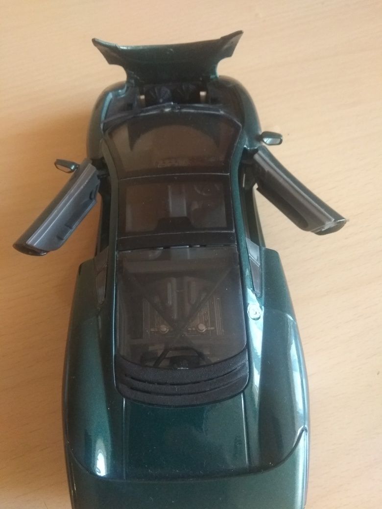 Модель Ягуар Jaguar XJ220 1:24 Maisto