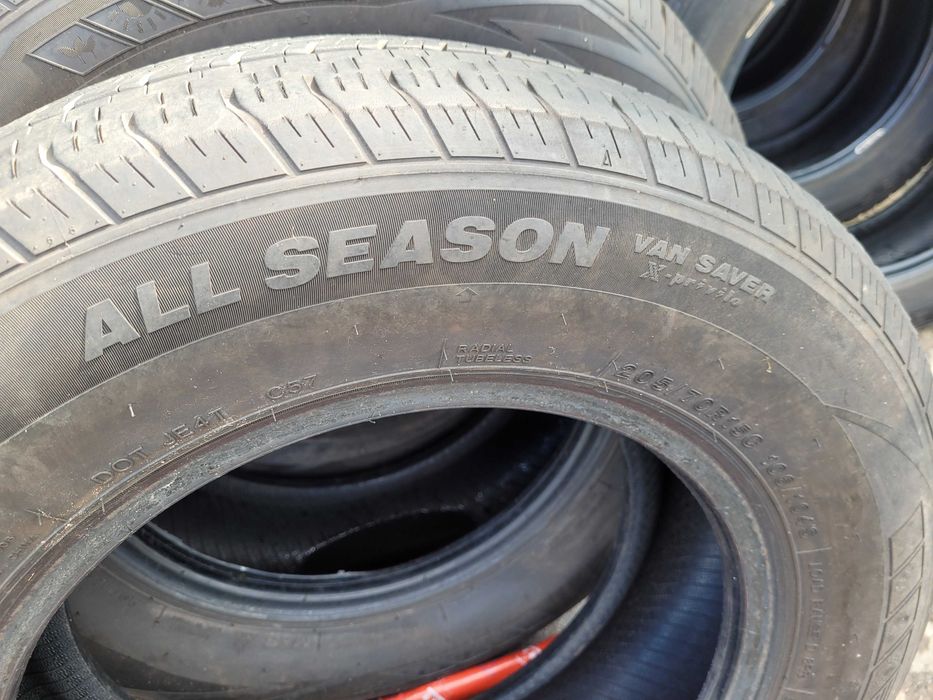 Opona opony komplet   205/70/15C    20 rok 2szt all season