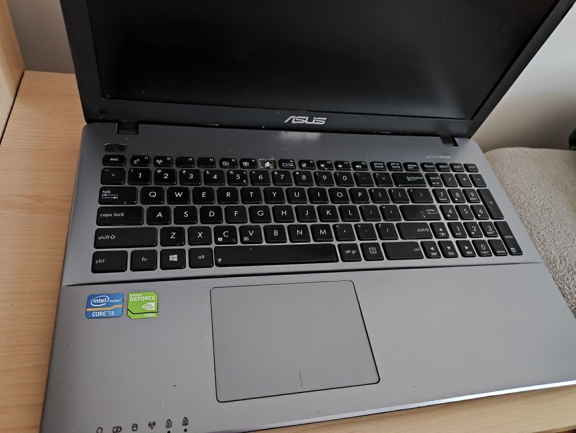 Asus R510C i3 8GB ram SSD256gb gt720M + TORBA