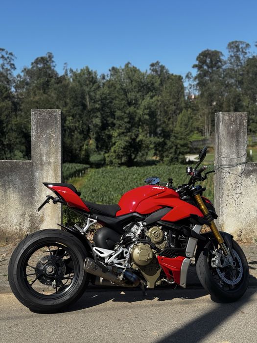 Ducati Streetfighter V4S