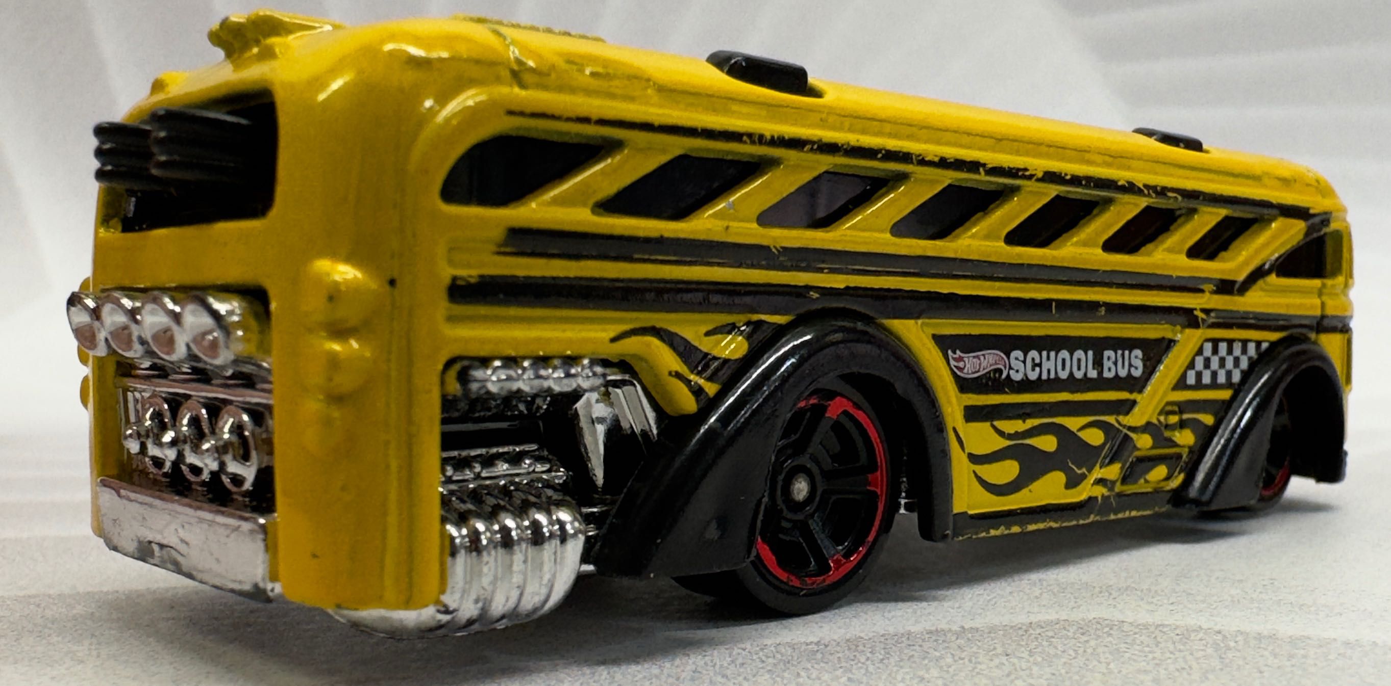 Колекційна машинка 2000 Hot Wheels Surfin School Bus Yellow