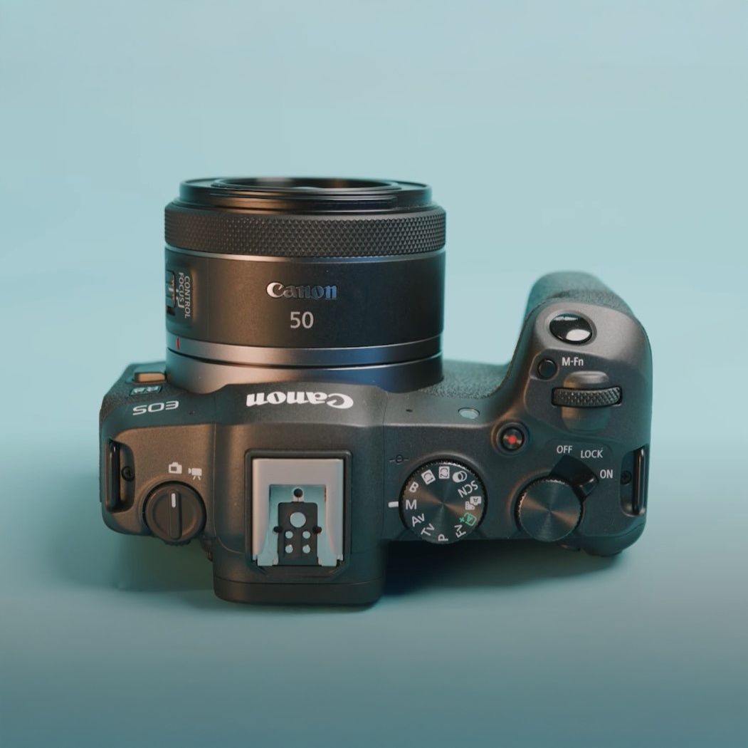 Canon EOS R8 + Lente RF 50mm f1.8 STM + Tripé HG-100TBR