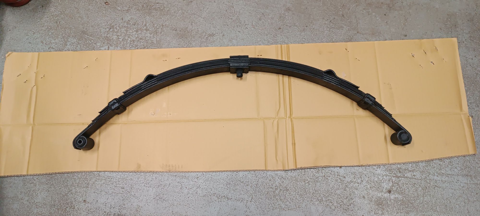 Fiat 126p resor oryginalny zapieczona śruba ładny stan