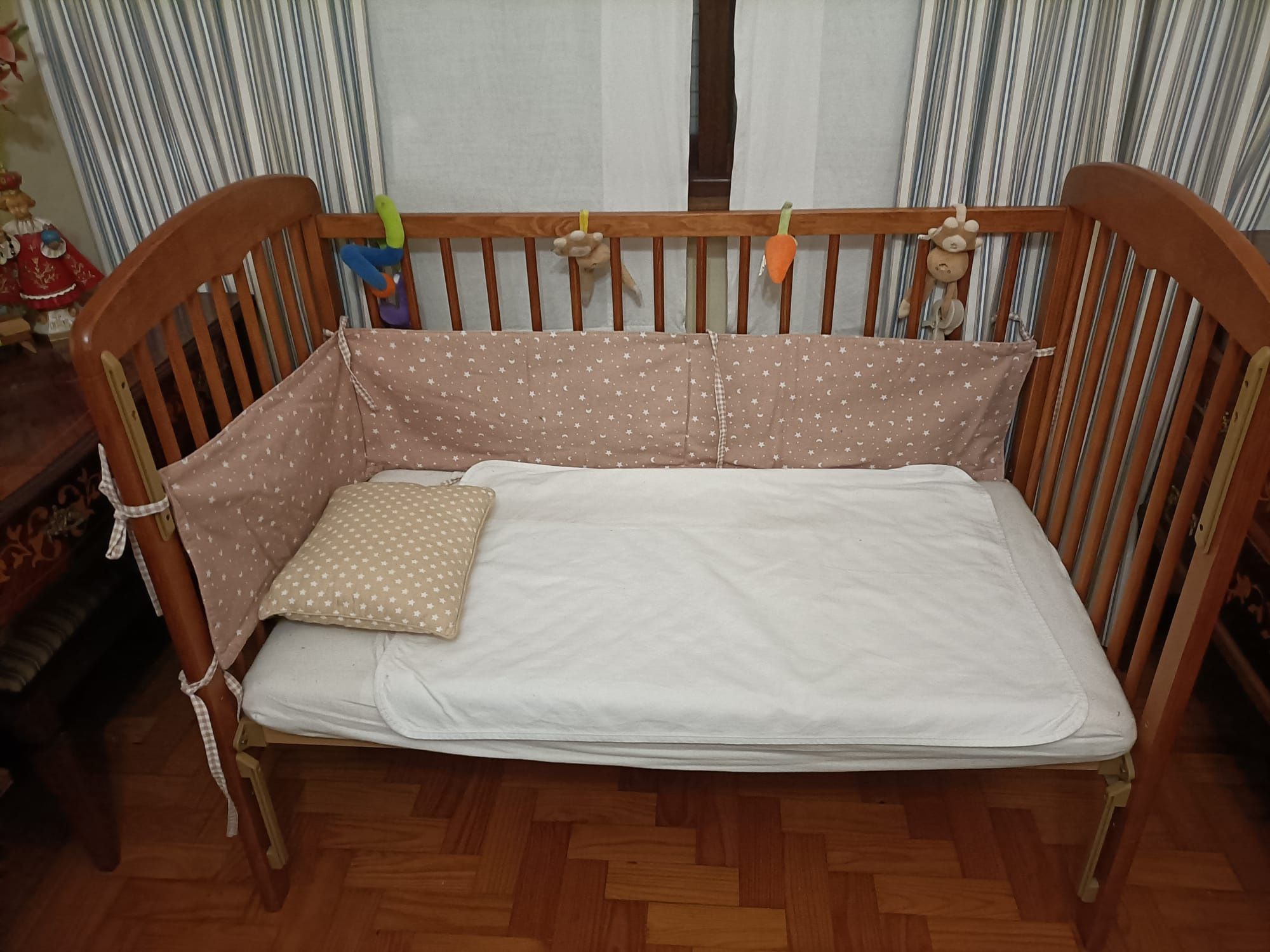 Cama de grades Madeira